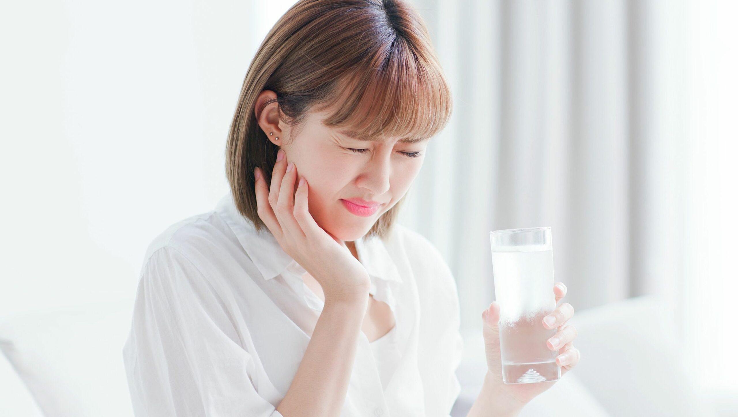 Sensibilità dentale e denti sensibili: cause, rimedi e quando andare dal dentista